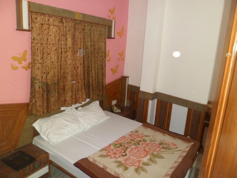 Hare Krishna Main Bazar Hotel Ню Делхи Екстериор снимка